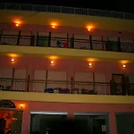 Riviera Hotel *