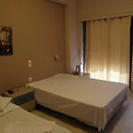 Riviera Hotel *