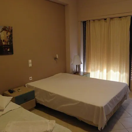Riviera Hotel *