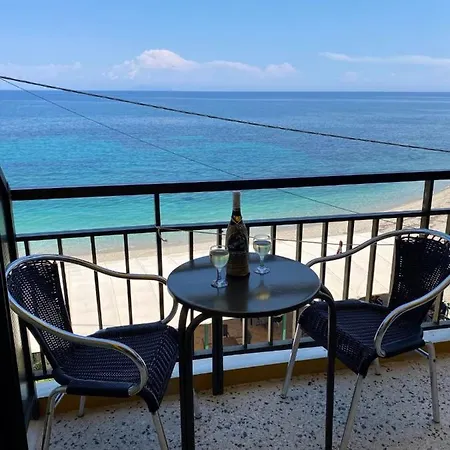 Riviera فندق *